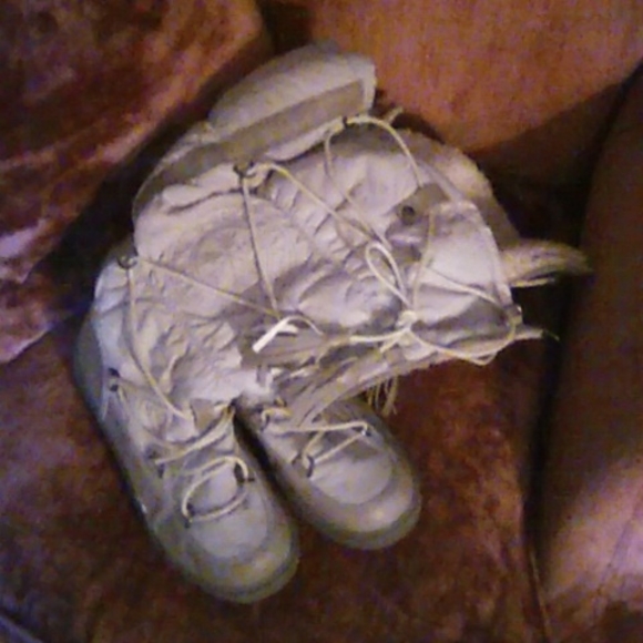 Cold Weather Fashion snowboots says size 39 - Picture 4 of 6